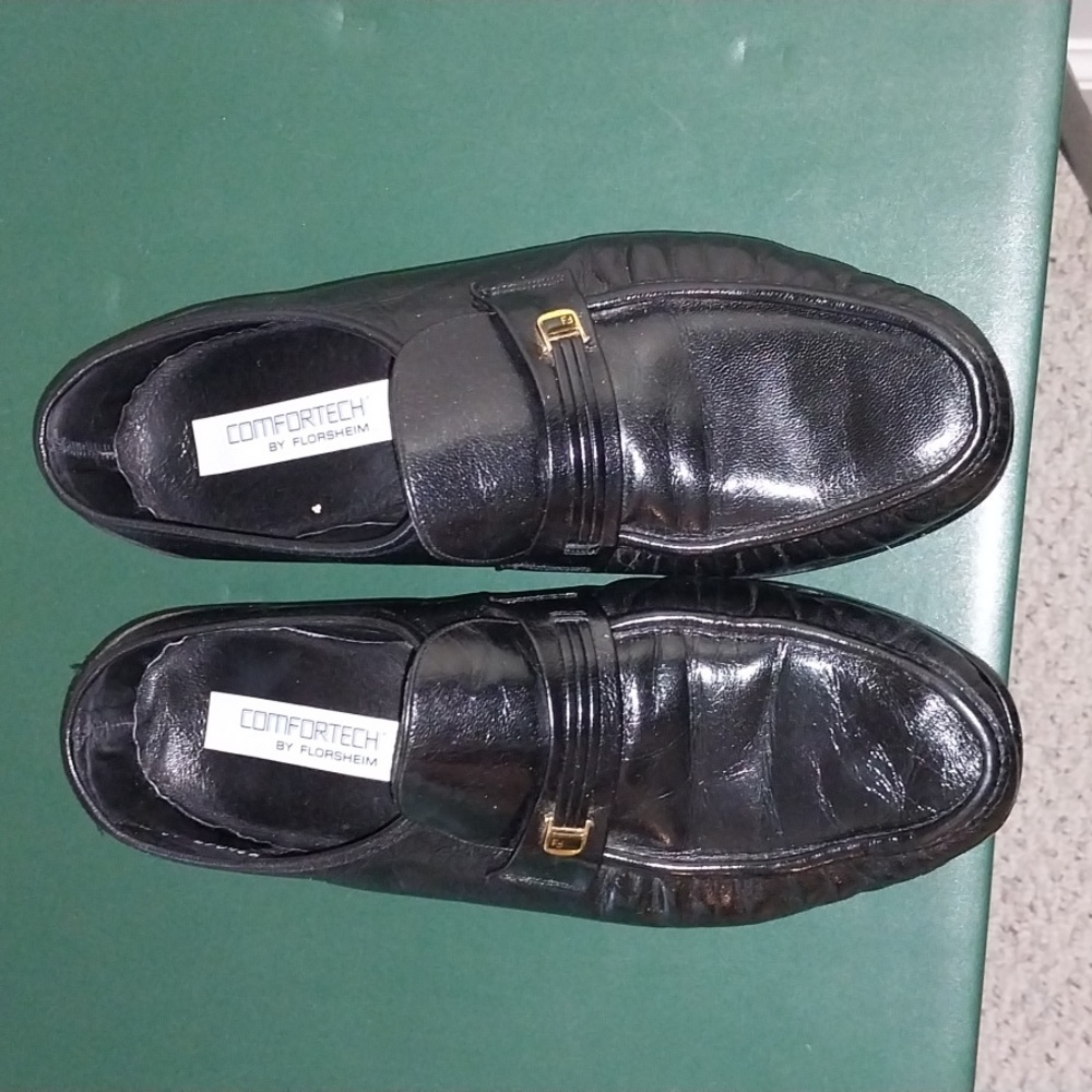 Vintage Florsheim Black Leather Loafers with Gold Accent